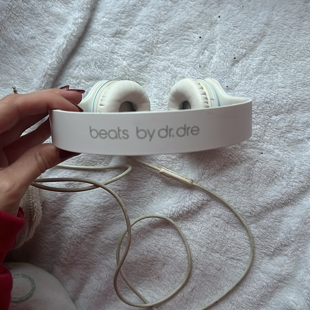 Beats by Dre headphones, older still work great - Picture 2 of 2
